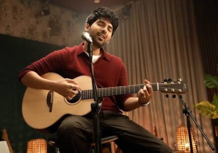 Gaya Kaam Se Lyrics