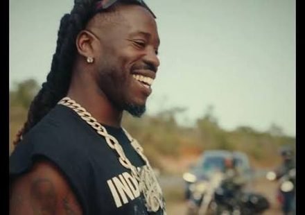 Nouméa Lyrics