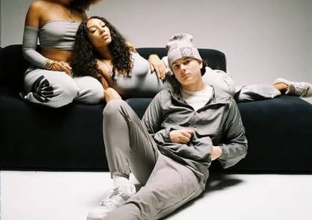 BESTIES Lyrics