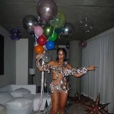 Mucha Leche En Tu Cumpleaño / Tetas Tetas Lyrics